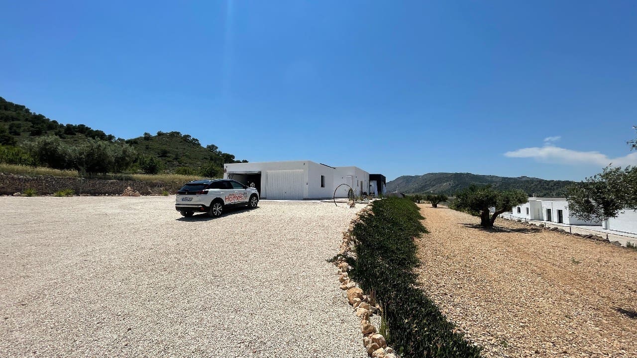 3 soveværelse Finca/Landehus til salg i Macisvenda med swimmingpool garage - € 340.000 (Ref: 8804047)