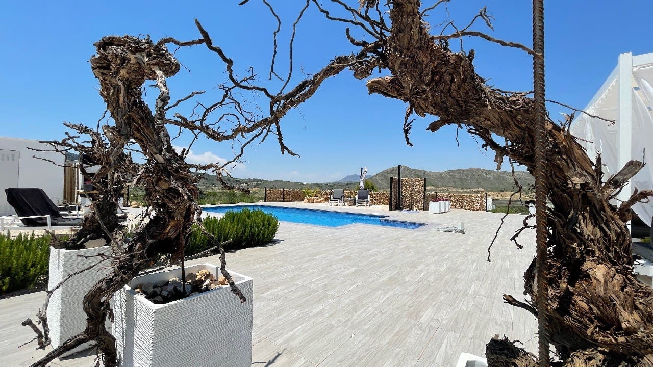 3 soveværelse Finca/Landehus til salg i Macisvenda med swimmingpool garage - € 340.000 (Ref: 8804047)