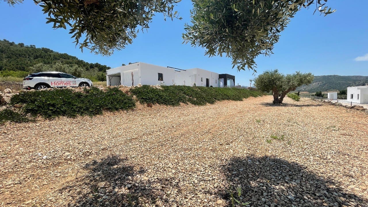 3 soveværelse Finca/Landehus til salg i Macisvenda med swimmingpool garage - € 340.000 (Ref: 8804047)