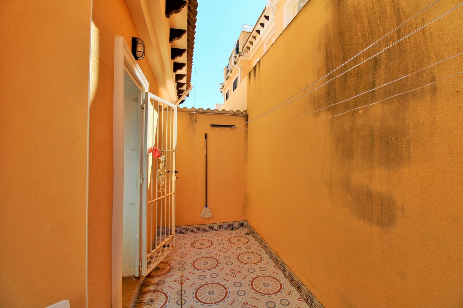 3 soveværelse Rækkehus til salg i Villamartin med swimmingpool - € 164.900 (Ref: 8906571)