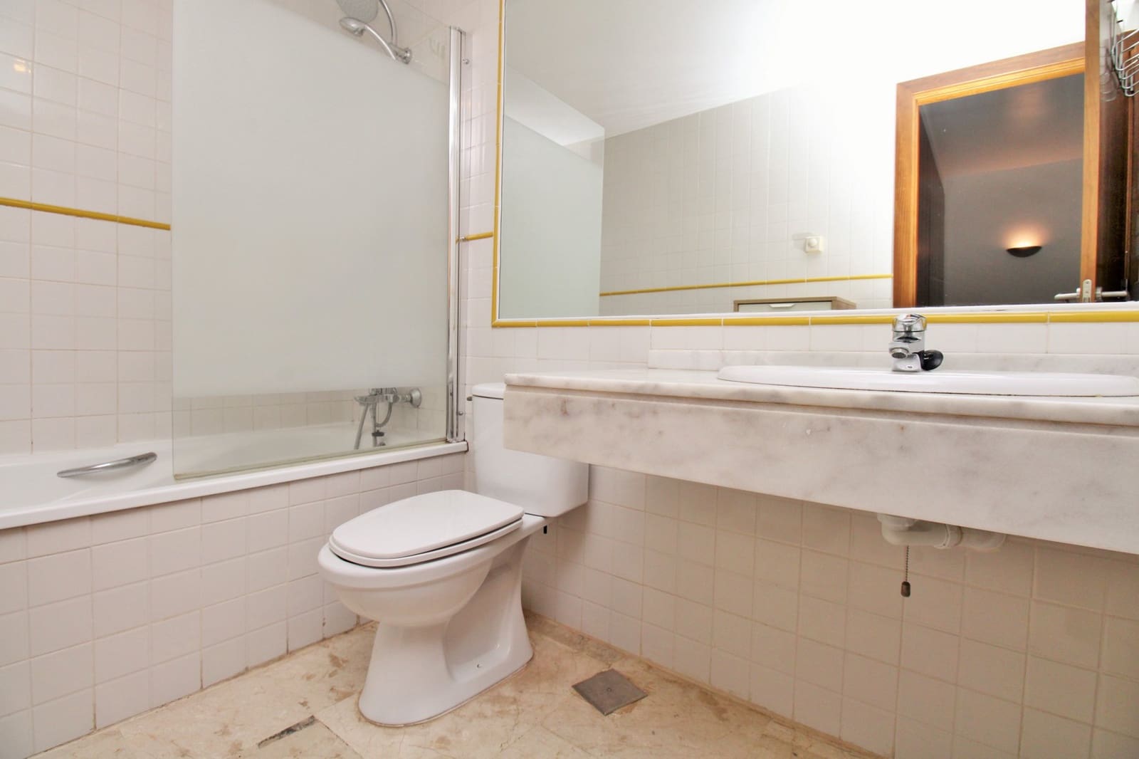 2 bedroom Apartment for sale in Punta Prima with pool - € 245,000 (Ref: 9060143)