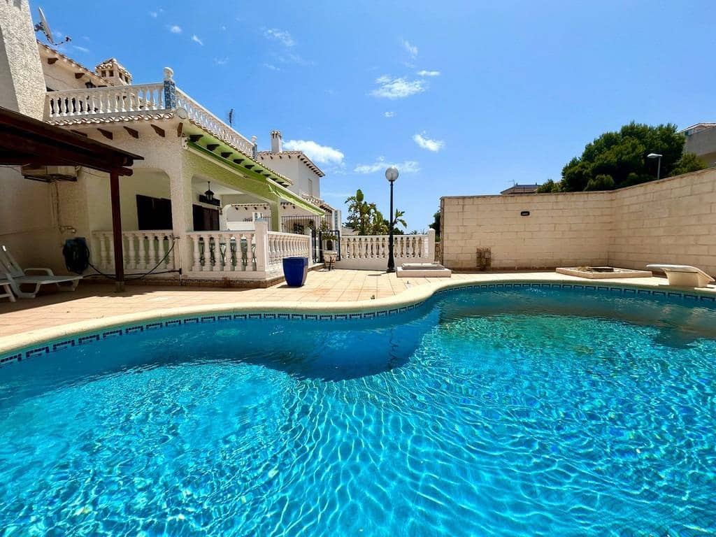 4 bedroom Villa for sale in Orihuela Costa with pool - € 585,000 (Ref: 9075856)