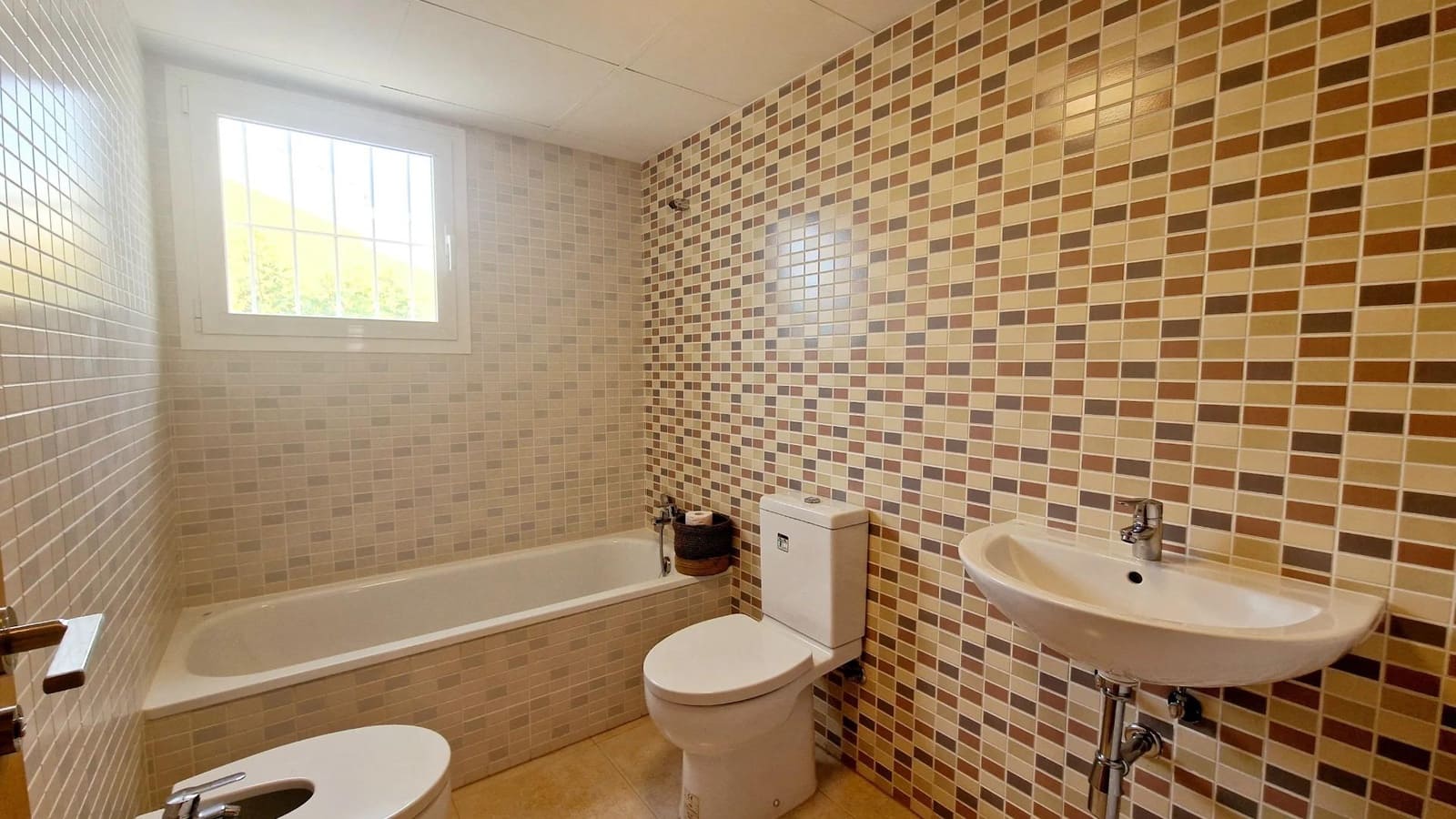 4 slaapkamer Villa te koop in Purias met zwembad - € 422.000 (Ref: 9148607)