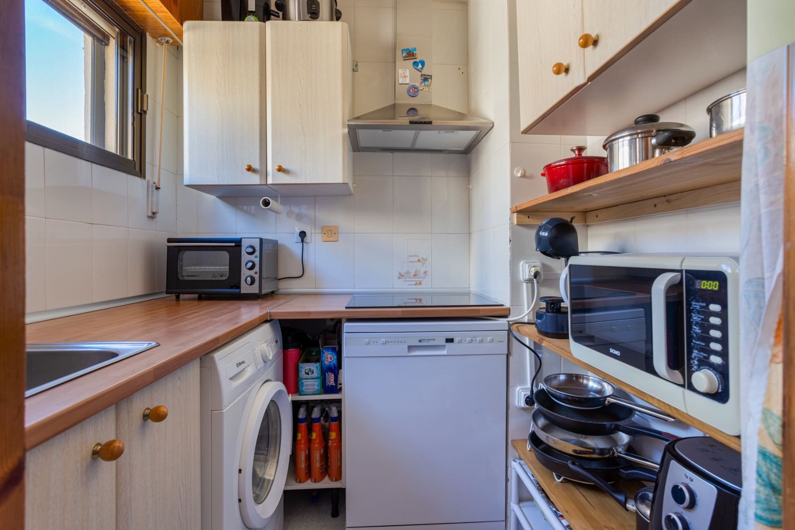 3 makuuhuone Huoneisto myytävänä paikassa Torrevieja mukana uima-altaan - 99 999 € (Ref: 9432093)