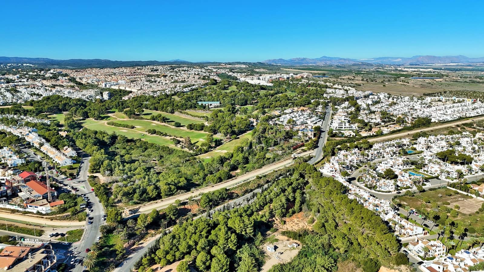 2 bedroom Apartment for sale in Villamartin with pool - € 289,900 (Ref: 9432095)