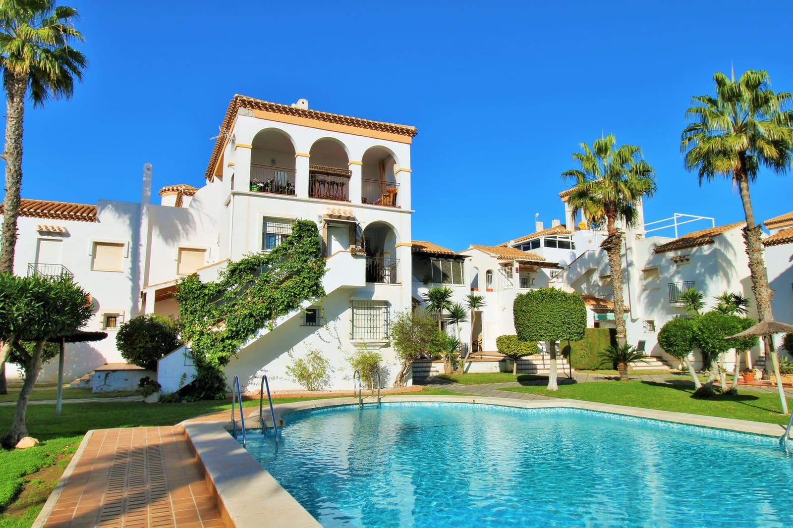 3 bedroom Apartment for sale in Playa Flamenca with pool - € 269,000 (Ref: 9473628)