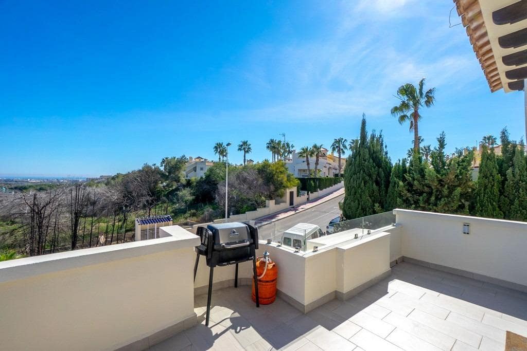 4 sovrum Villa till salu i Orihuela Costa med pool - 499 000 € (Ref: 9650673)