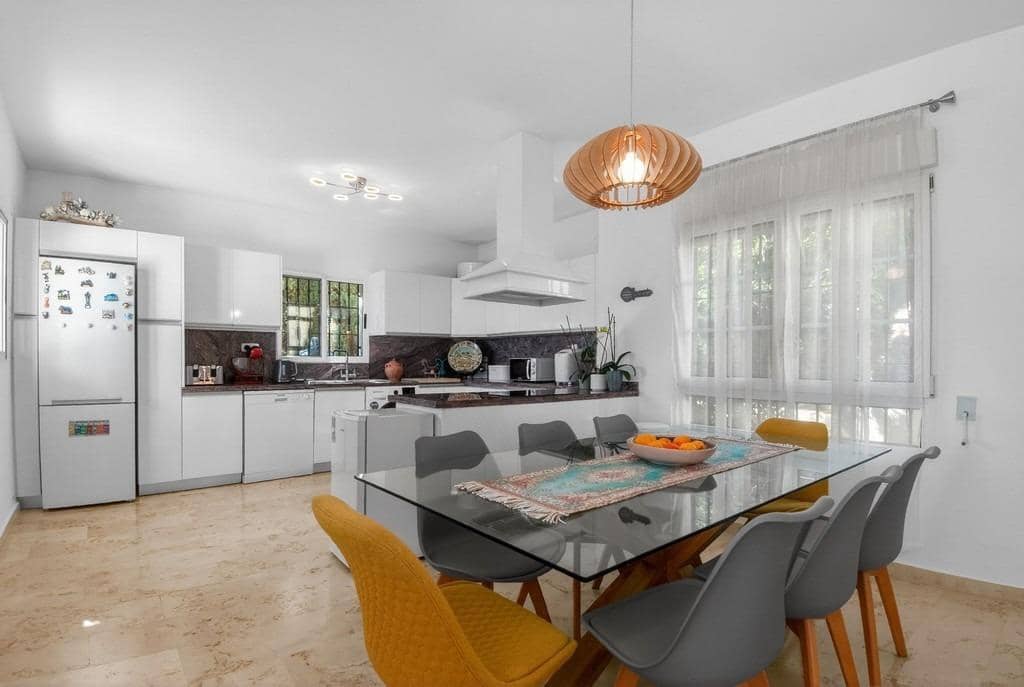 4 bedroom Villa for sale in Orihuela Costa with pool - € 499,000 (Ref: 9650673)