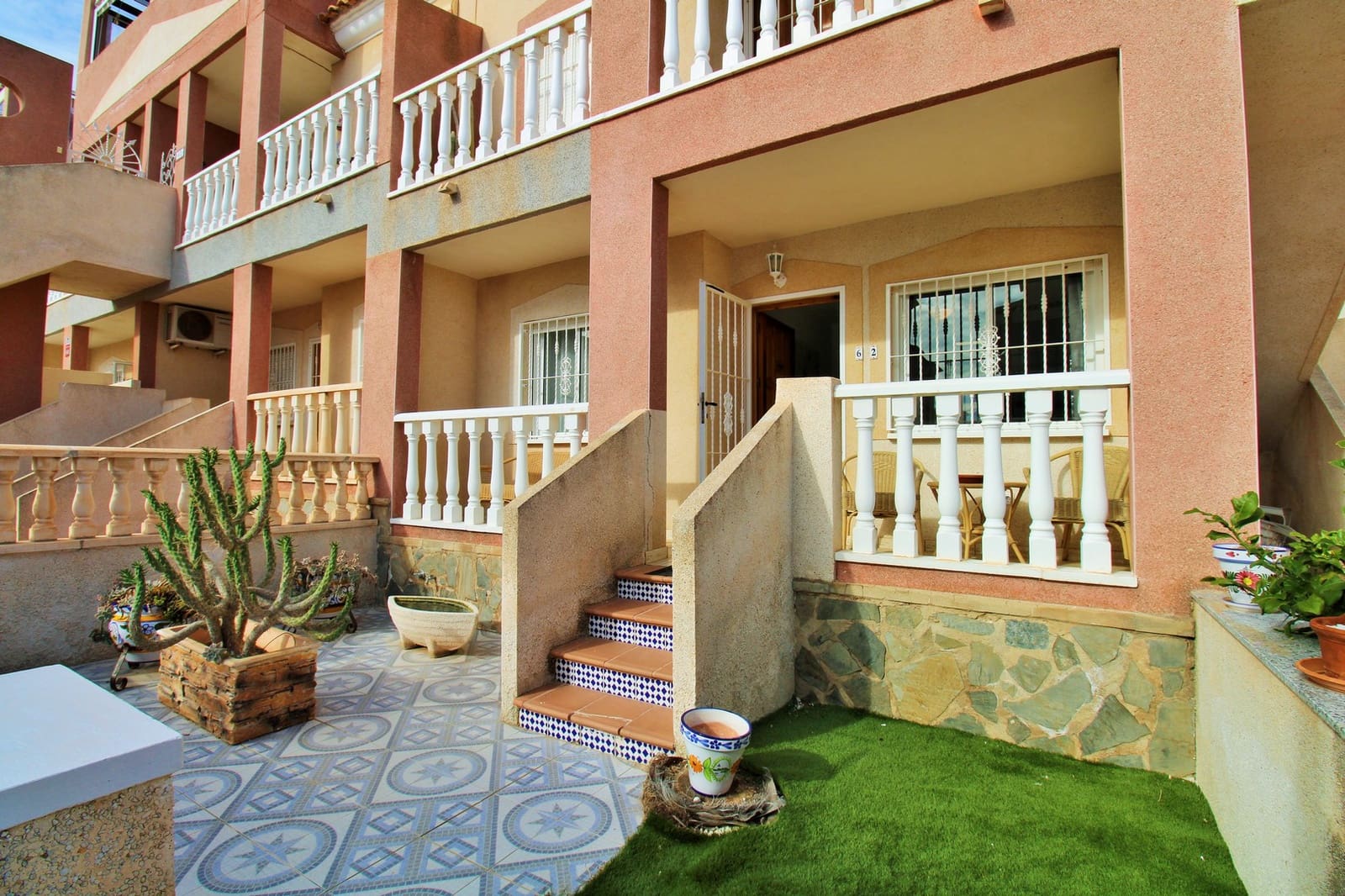 Apartamento de 2 habitaciones en Villamartin en venta con piscina - 149.000 € (Ref: 9650682)