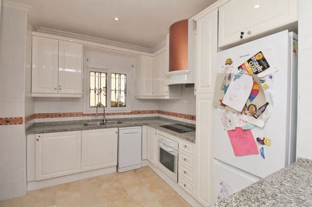 2 bedroom Terraced Villa for sale in Villamartin, Orihuela with pool - € 229,995 (Ref: 9650687)