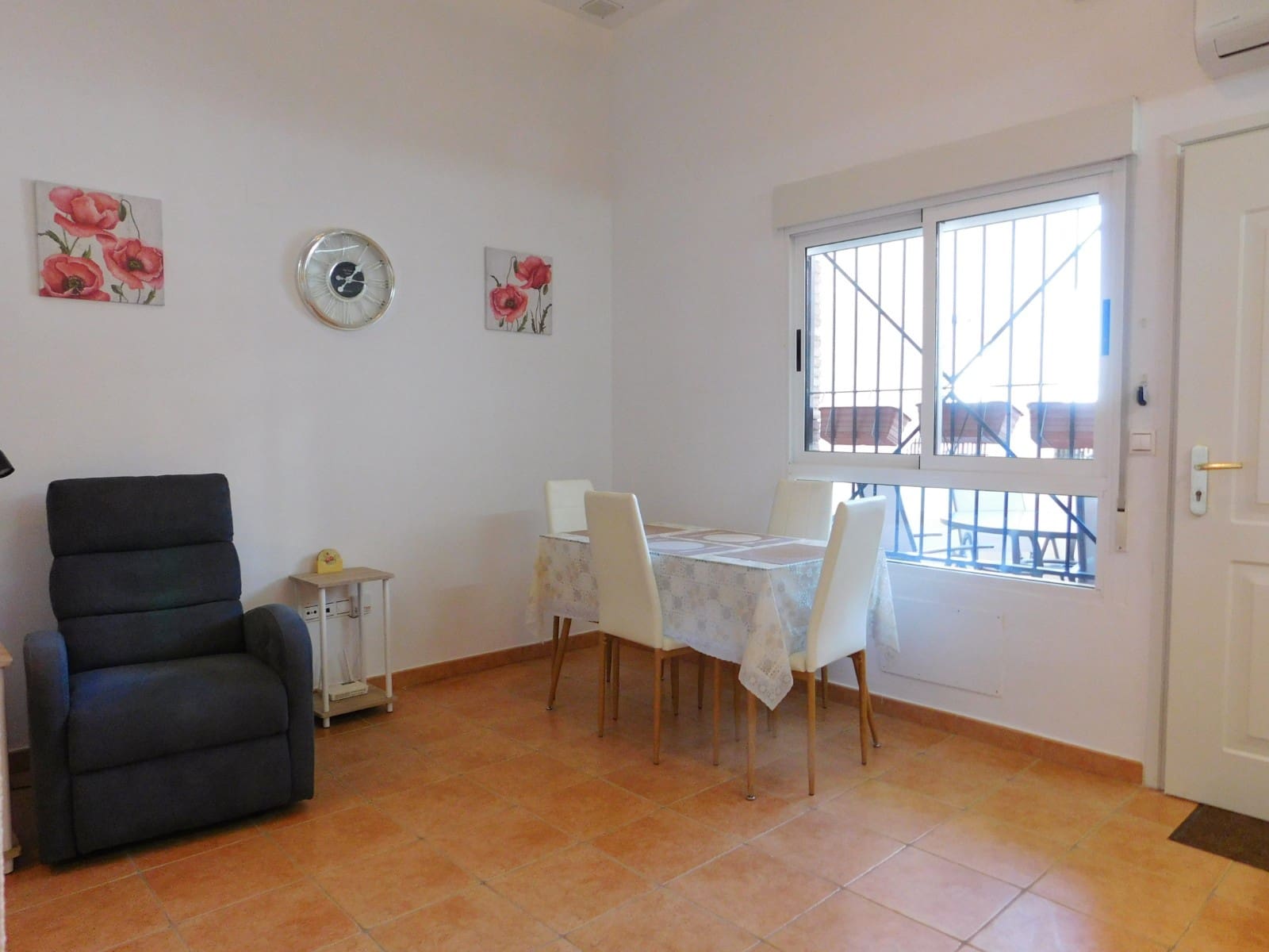 2 bedroom Apartment for sale in Torremendo with pool - € 110,000 (Ref: 9696656)