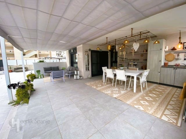 3 sovrum Lägenhet till salu i Guardamar del Segura med pool - 369 900 € (Ref: 9696663)