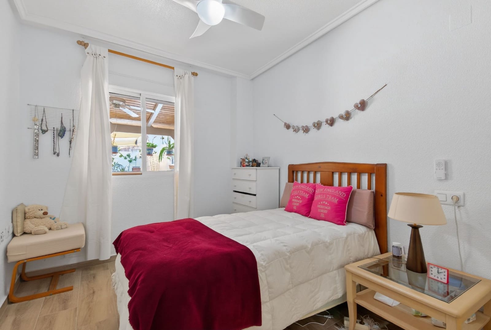 Apartamento de 2 habitaciones en Torrevieja en venta con piscina - 227.000 € (Ref: 9696892)