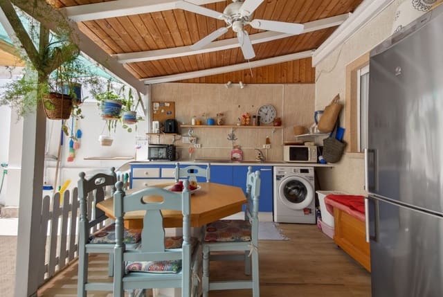 Apartamento de 2 habitaciones en Playa del Cura, Torrevieja en venta con piscina - 227.000 € (Ref: 9696892)