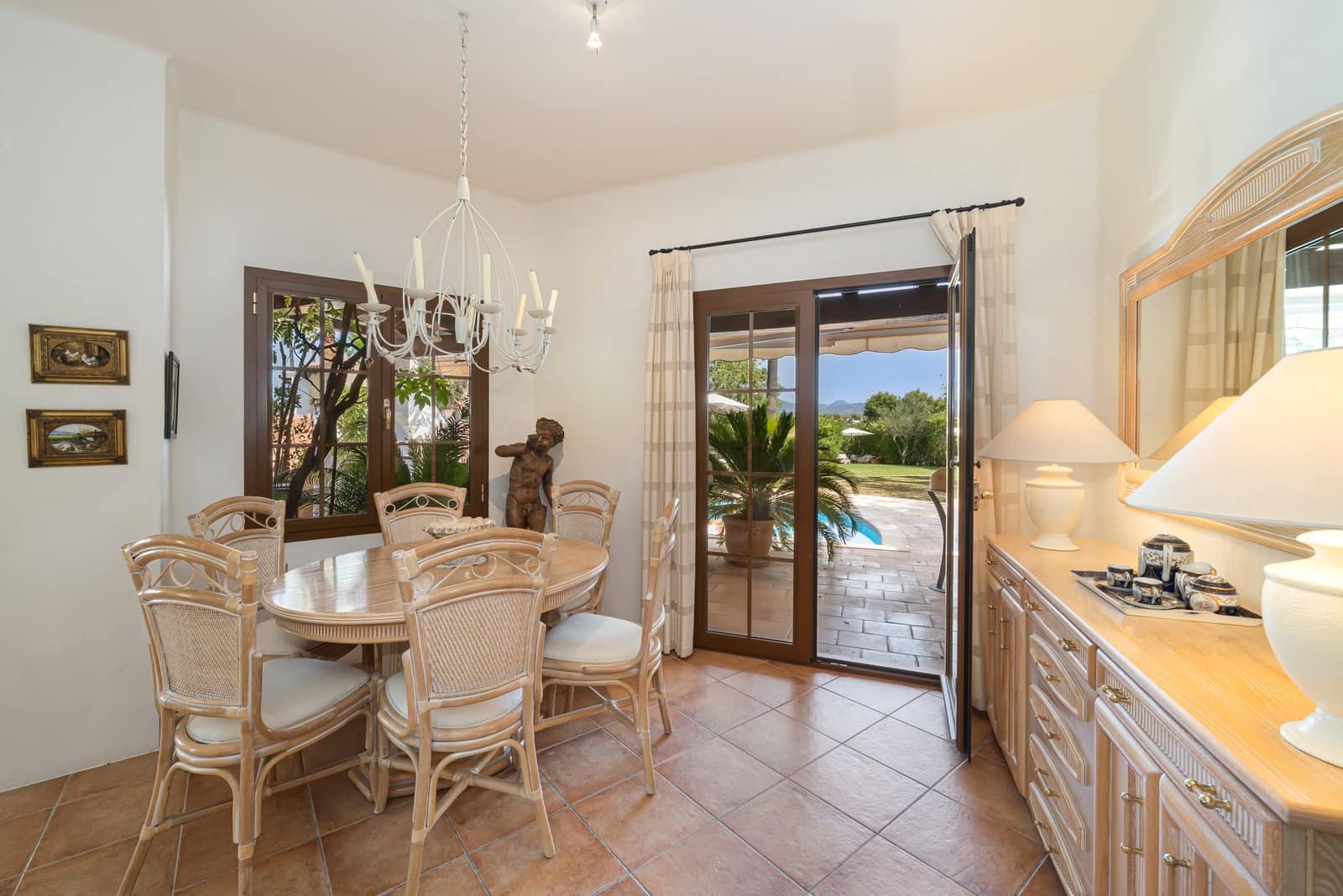 3 bedroom Villa for sale in Santa Ponsa with pool garage - € 1,590,000 (Ref: 10023740)