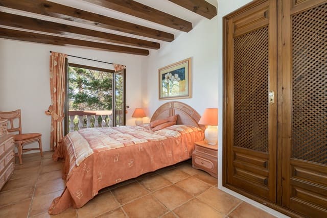 3 Zimmer Villa zu verkaufen in Santa Ponsa, Calvià mit Pool Garage - 1.590.000 € (Ref: 10023740)