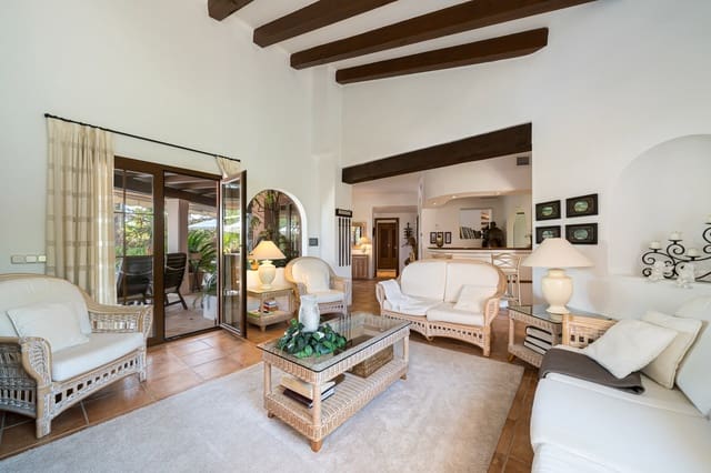 3 Zimmer Villa zu verkaufen in Santa Ponsa, Calvià mit Pool Garage - 1.590.000 € (Ref: 10023740)