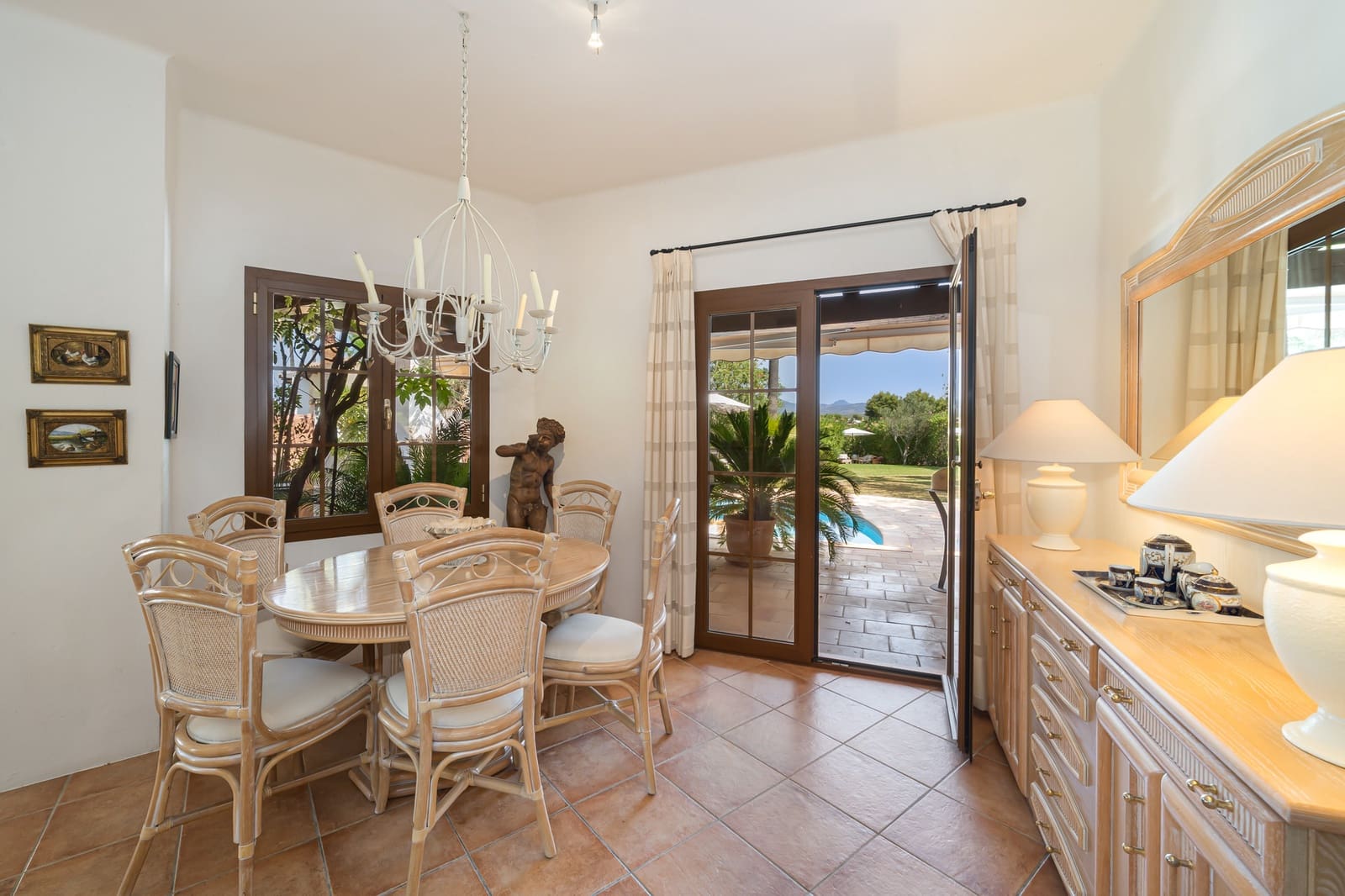 3 bedroom Villa for sale in Santa Ponsa with pool - € 1,590,000 (Ref: 10023740)