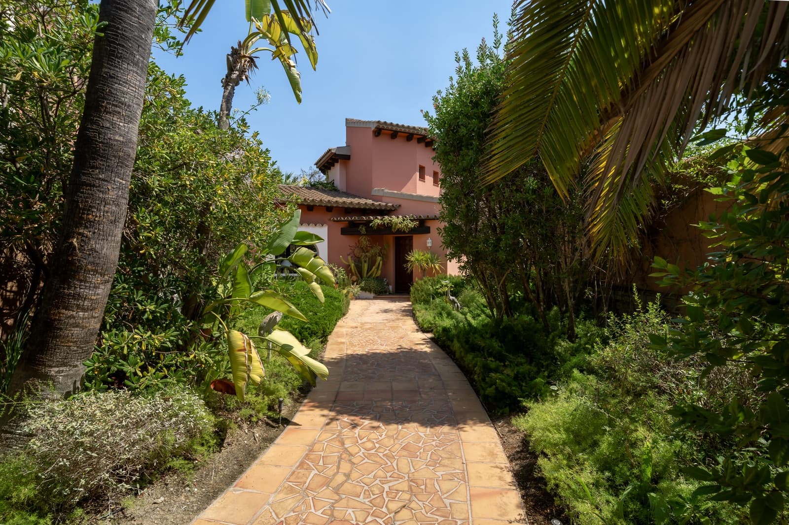3 bedroom Villa for sale in Santa Ponsa with pool - € 1,590,000 (Ref: 10023740)
