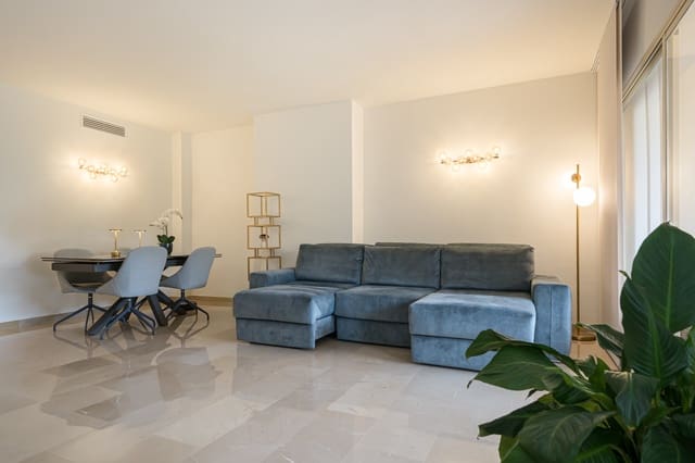 Piso de 2 habitaciones en Santa Ponsa, Calvià en venta con piscina garaje - 795.000 € (Ref: 10132136)