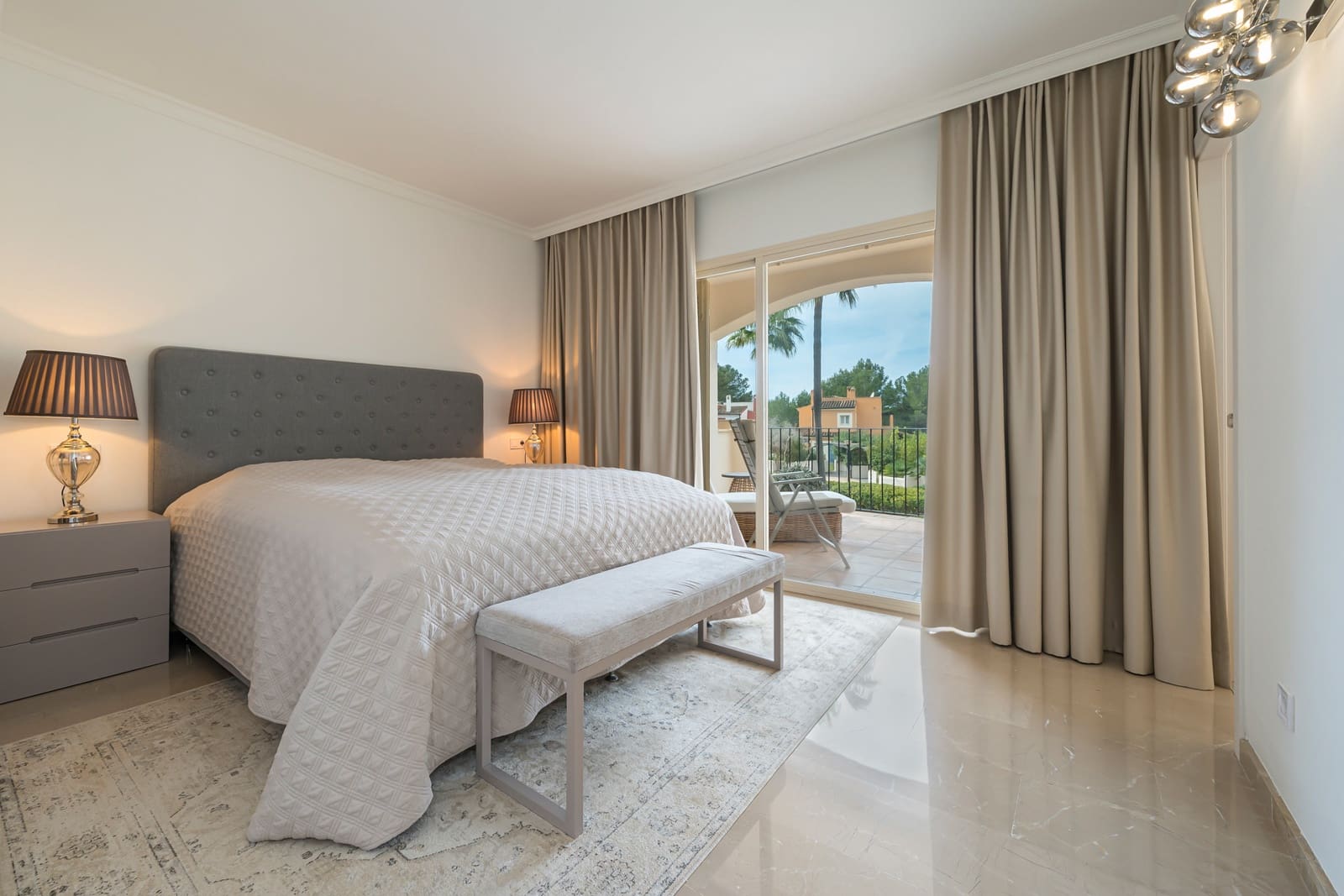 Piso de 2 habitaciones en Santa Ponsa en venta con piscina garaje - 795.000 € (Ref: 10132136)