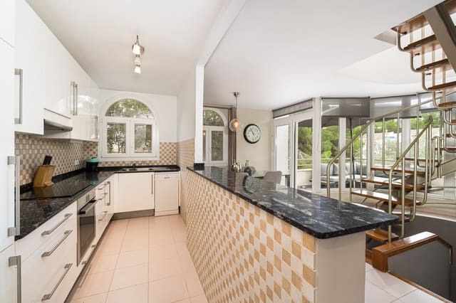 Piso de 3 habitaciones en Sol de Mallorca, Calvià en venta con piscina garaje - 620.000 € (Ref: 10156168)