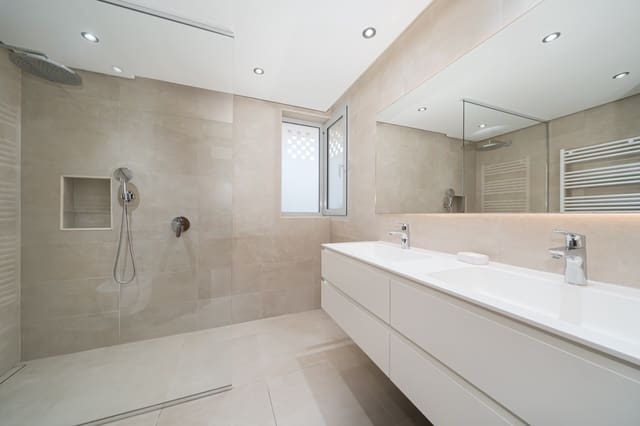 Piso de 3 habitaciones en Sol de Mallorca, Calvià en venta con piscina garaje - 950.000 € (Ref: 10158549)