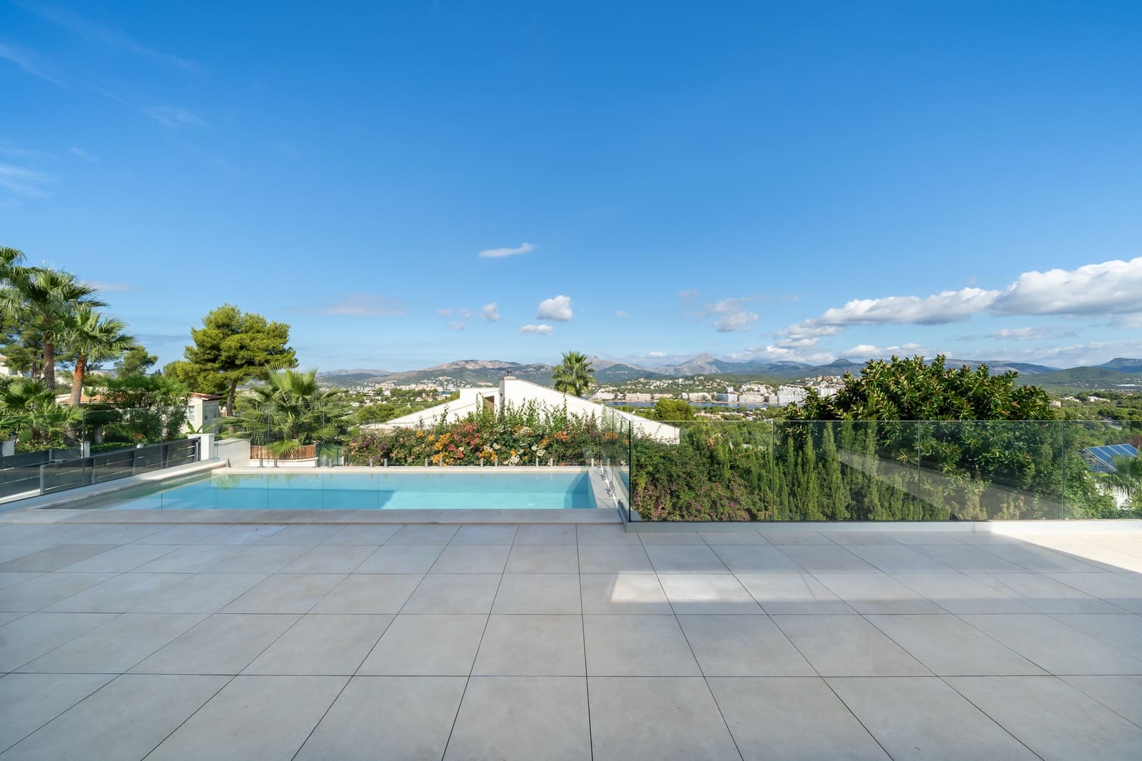 4 slaapkamer Villa te koop in Santa Ponsa met zwembad garage - € 5.250.000 (Ref: 10169255)