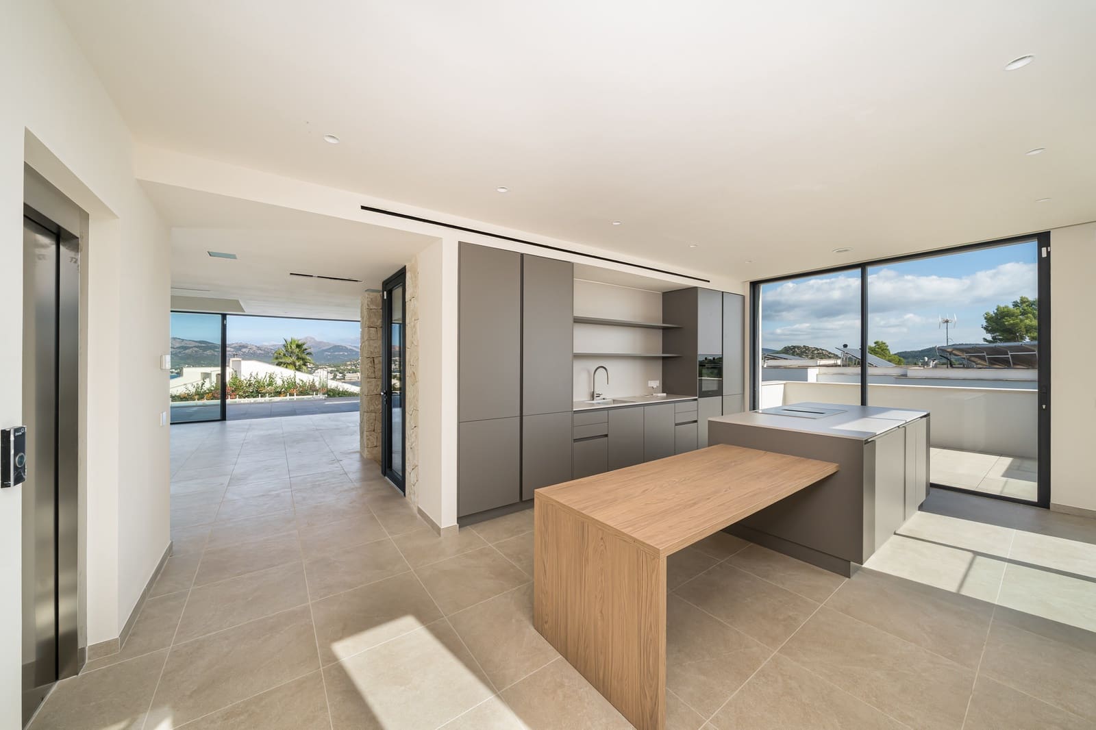 4 slaapkamer Villa te koop in Santa Ponsa met zwembad garage - € 5.250.000 (Ref: 10169255)
