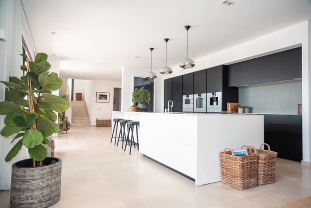 6 chambre Villa/Maison à vendre à Santa Ponsa avec piscine - 13 500 000 € (Ref: 10175915)