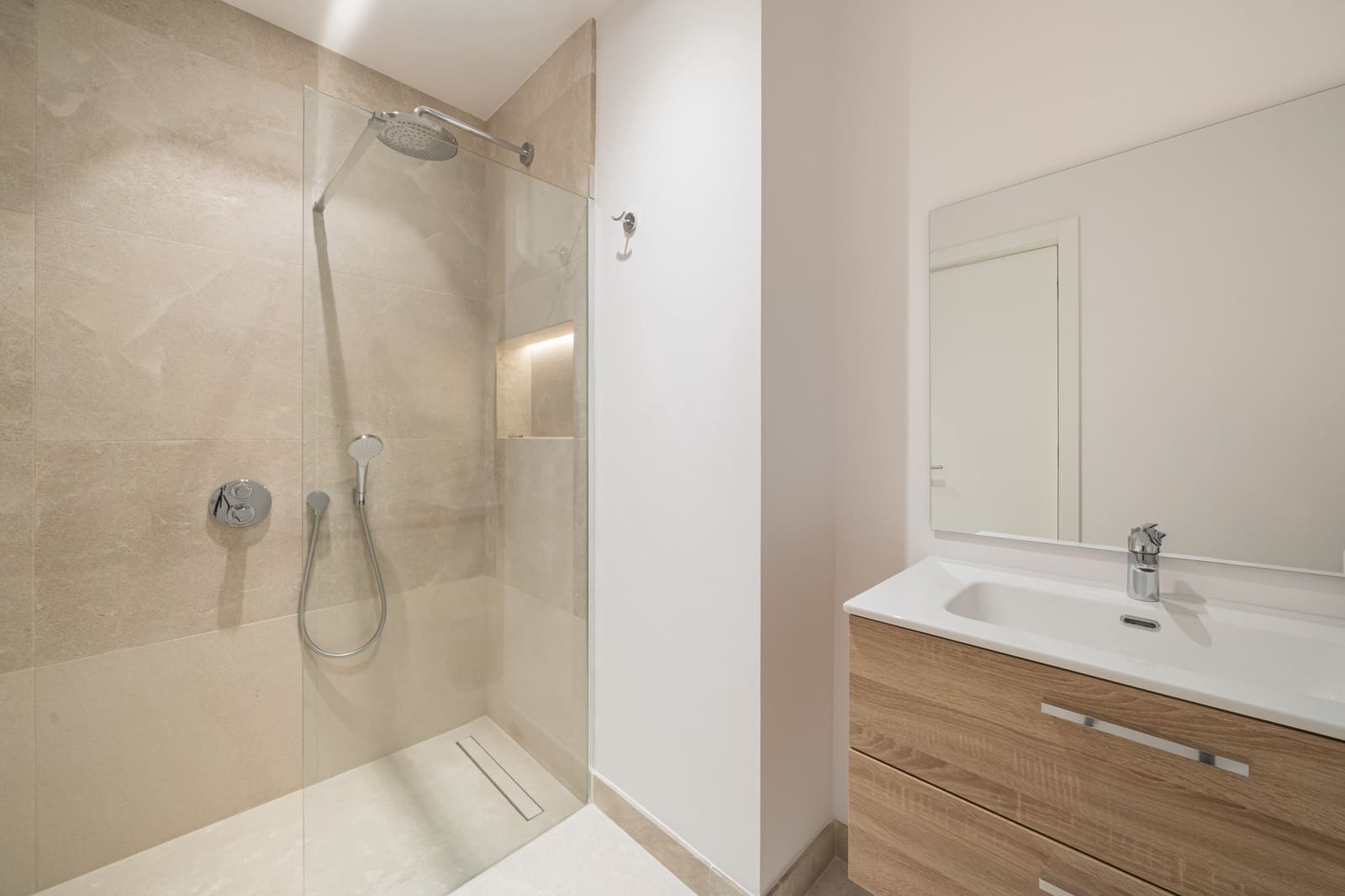 2 Zimmer Wohnung zu verkaufen in Santa Ponsa mit Pool Garage - 1.630.000 € (Ref: 10177643)