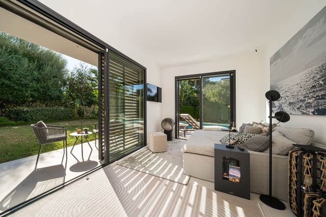 5 soverom Villa til salgs i Santa Ponsa, Calvià med svømmebasseng garasje - € 4 500 000 (Ref: 10184090)