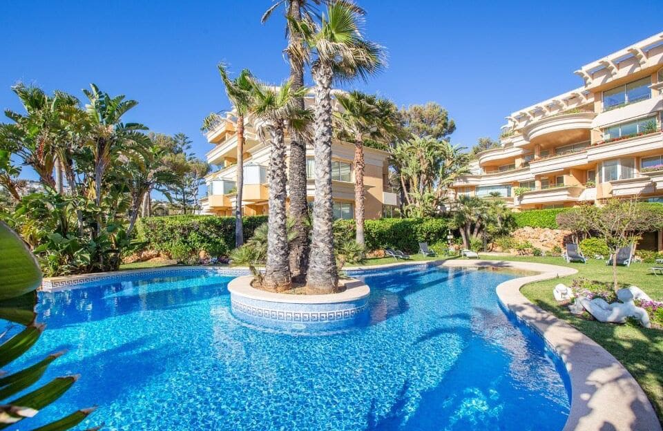 3 bedroom Penthouse for sale in Santa Ponsa with pool garage - € 3,300,000 (Ref: 8626648)