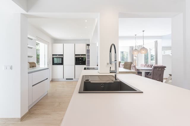 4 soveværelse Villa til salg i Santa Ponsa, Calvià med swimmingpool - € 2.950.000 (Ref: 8630093)