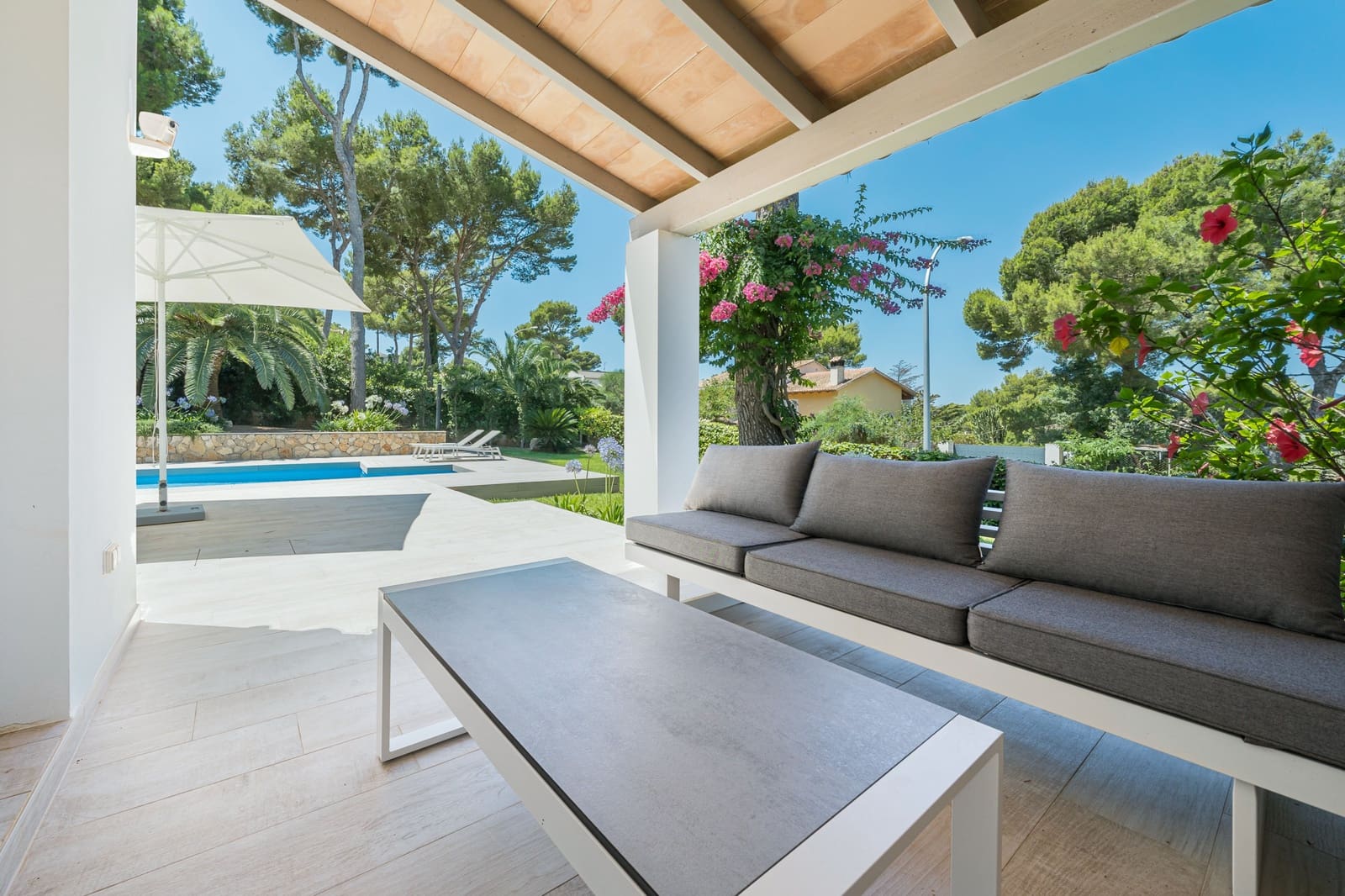 4 soveværelse Villa til salg i Santa Ponsa med swimmingpool - € 2.950.000 (Ref: 8630093)