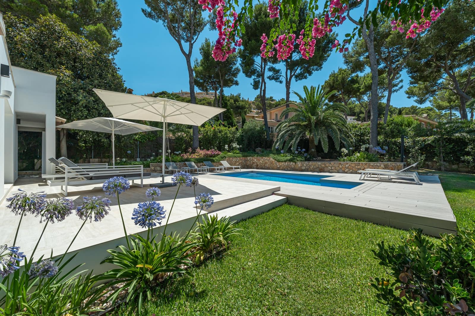 4 soveværelse Villa til salg i Santa Ponsa med swimmingpool - € 2.950.000 (Ref: 8630093)