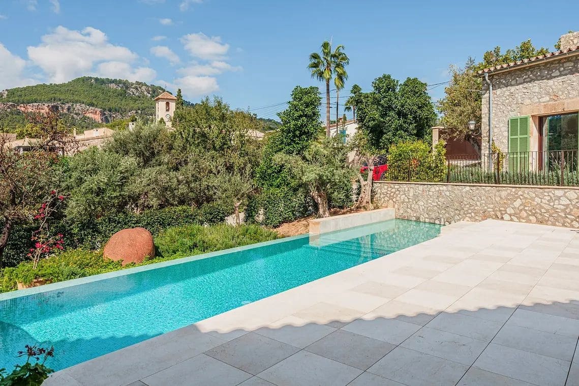 5 soveværelse Finca/Landehus til salg i Es Capdella med swimmingpool - € 4.500.000 (Ref: 8689442)