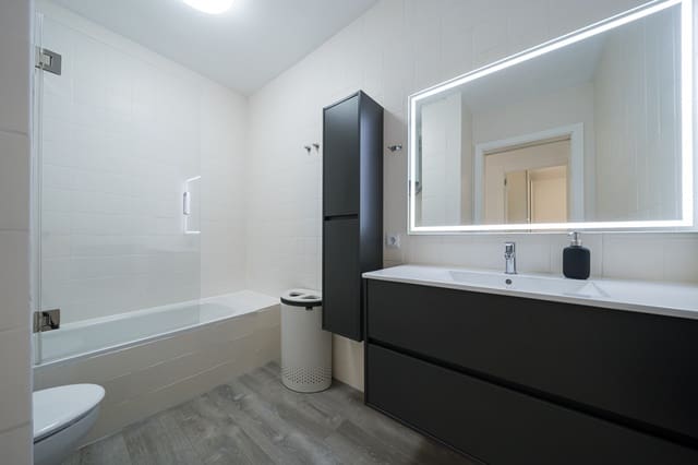 2 soveværelse Lejlighed til salg i Sol de Mallorca, Calvià - € 400.000 (Ref: 8881570)