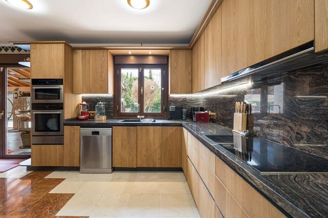 5 soverom Villa til salgs i El Toro / Port Adriano, Calvià med svømmebasseng garasje - € 2 390 000 (Ref: 8915450)
