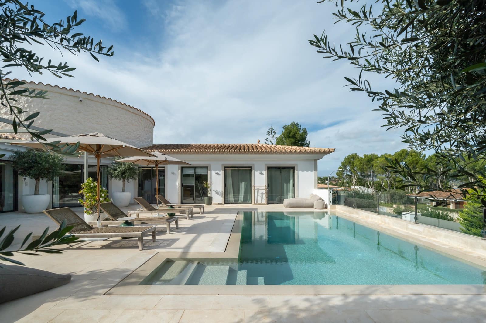 5 bedroom Villa for sale in Santa Ponsa with pool garage - € 3,600,000 (Ref: 8949098)