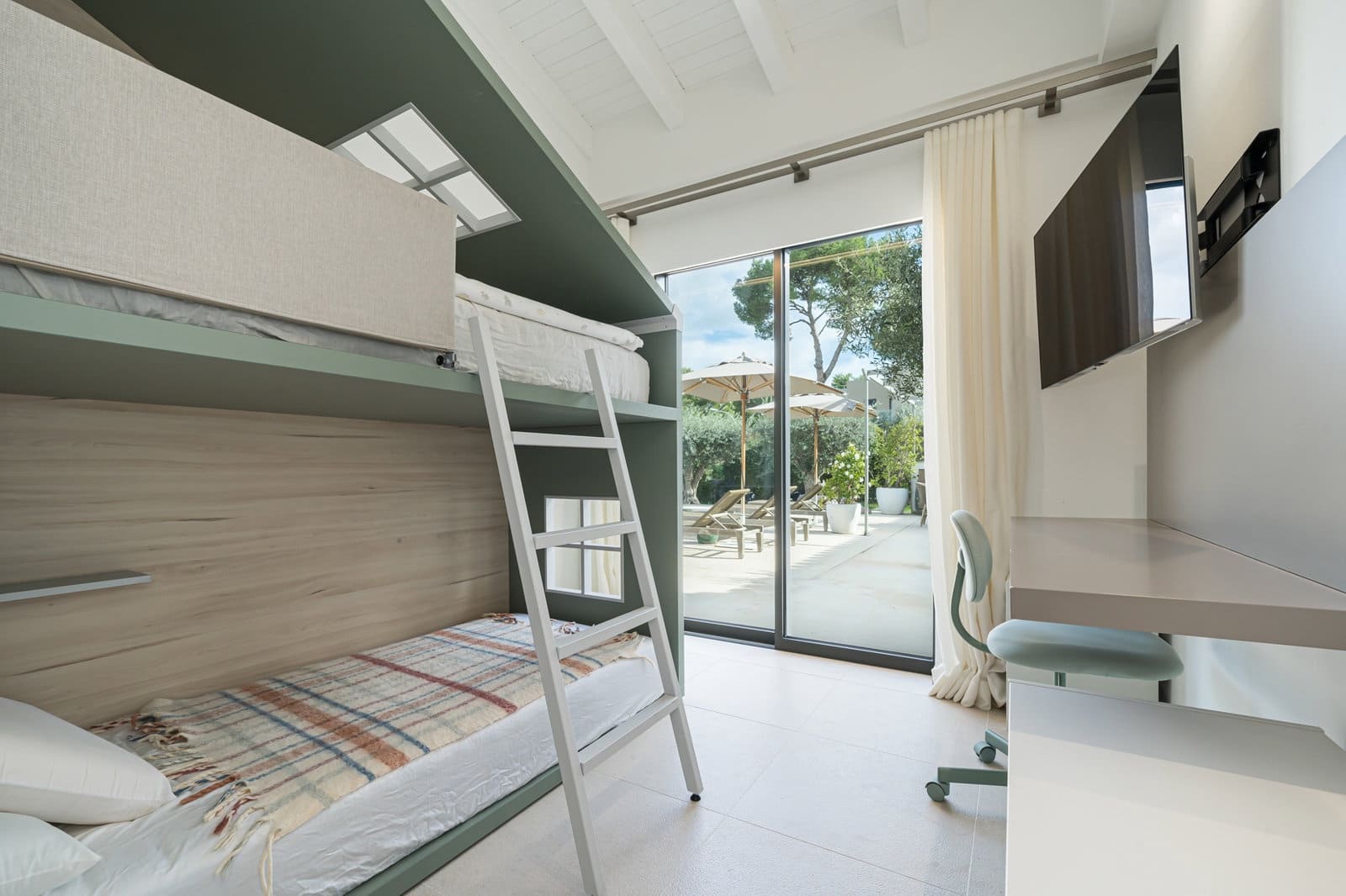 5 bedroom Villa for sale in Santa Ponsa with pool garage - € 3,600,000 (Ref: 8949098)