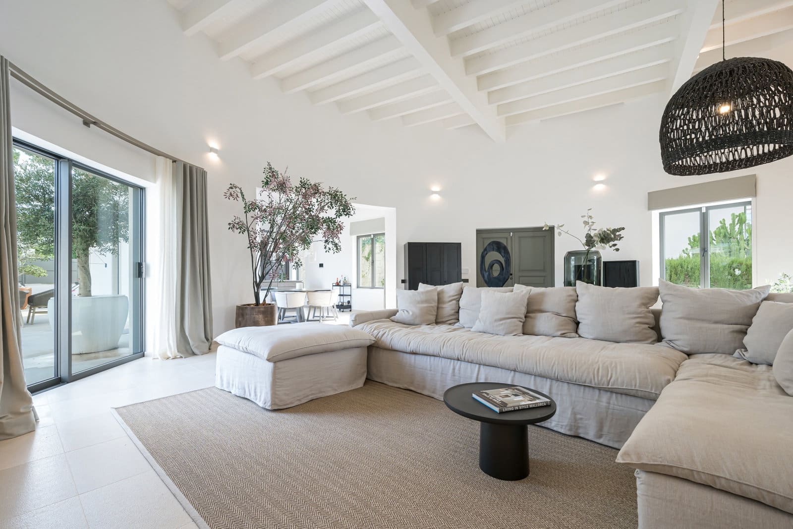 5 bedroom Villa for sale in Santa Ponsa with pool garage - € 3,600,000 (Ref: 8949098)