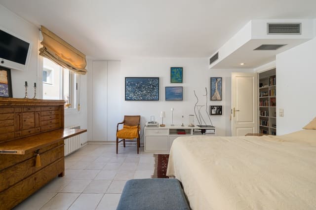 2 bedroom Apartment for sale in Palma de Mallorca - € 1,950,000 (Ref: 8999414)