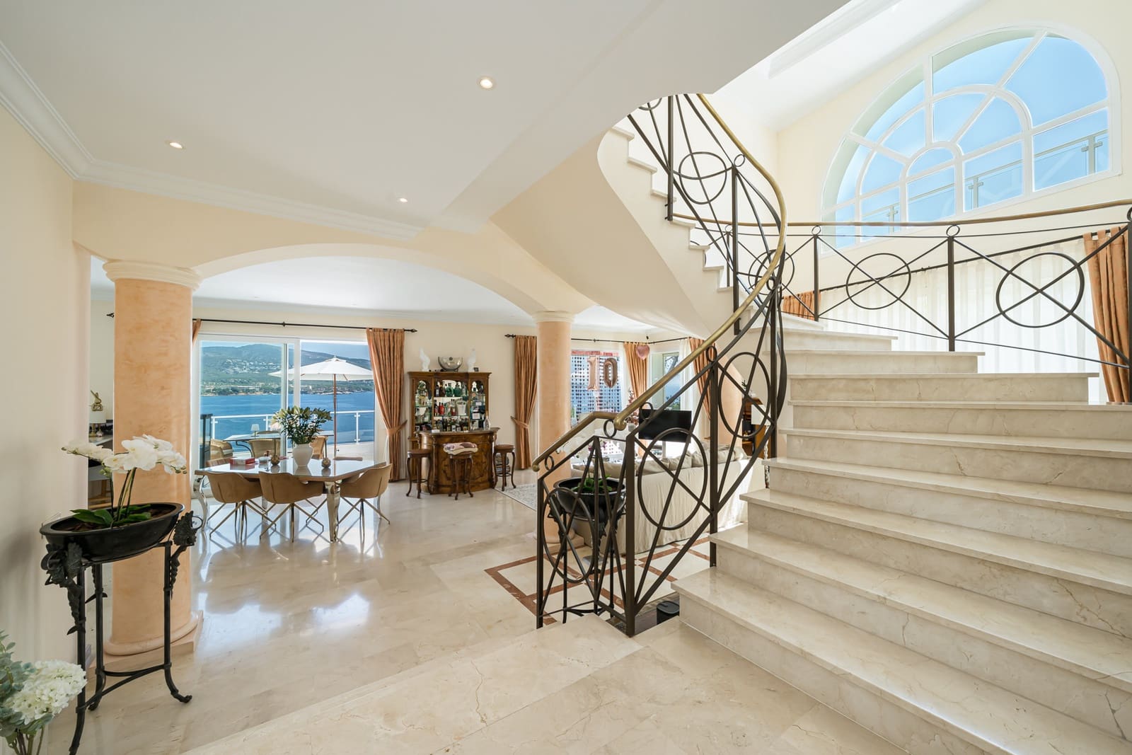 4 soveværelse Villa til salg i Torrenova med swimmingpool - € 8.200.000 (Ref: 9012449)