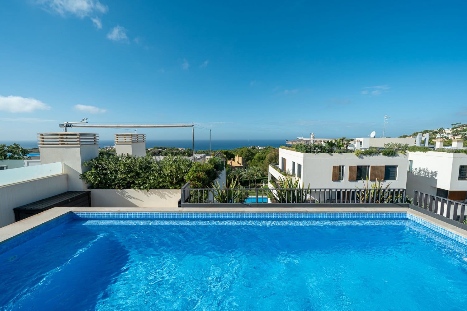 Apartamento de 2 habitaciones en Santa Ponsa en venta con piscina garaje - 2.390.000 € (Ref: 9023851)