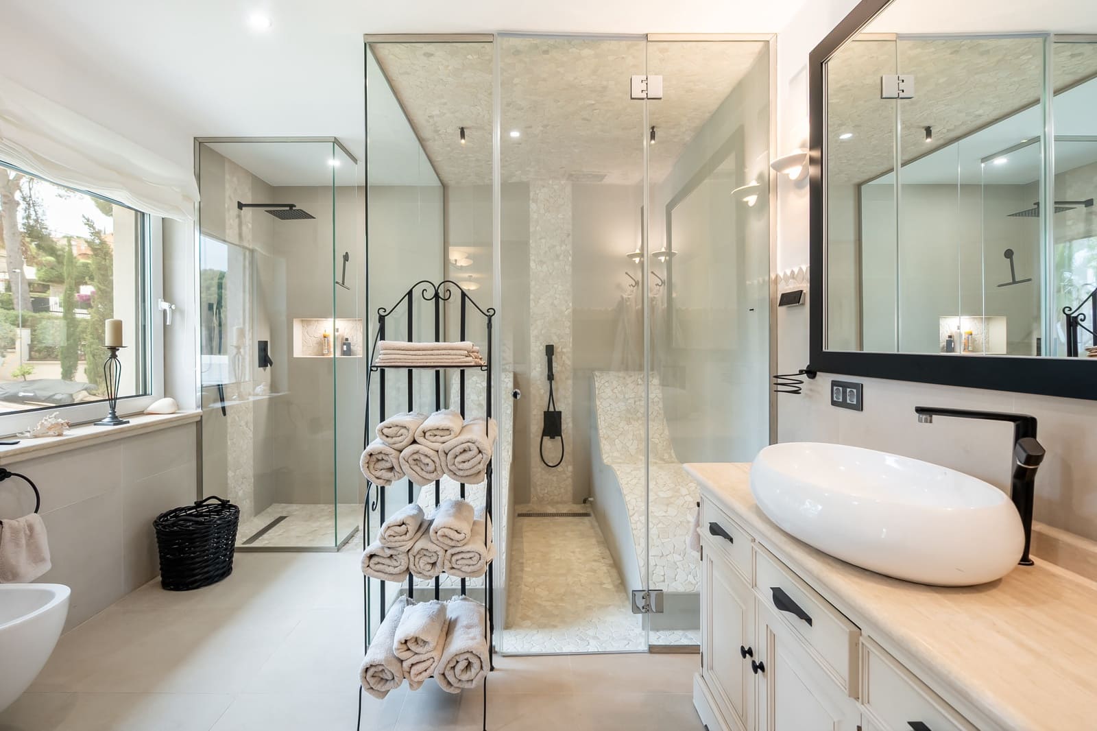 5 soveværelse Villa til salg i Costa de la Calma med swimmingpool - € 3.750.000 (Ref: 9068759)