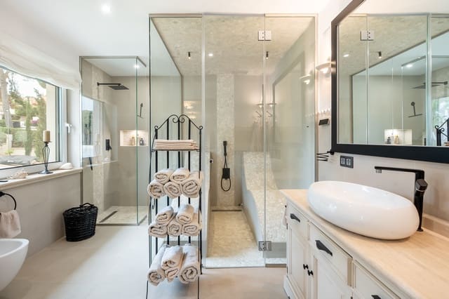 5 soveværelse Villa til salg i Costa de la Calma, Calvià med swimmingpool - € 3.750.000 (Ref: 9068759)