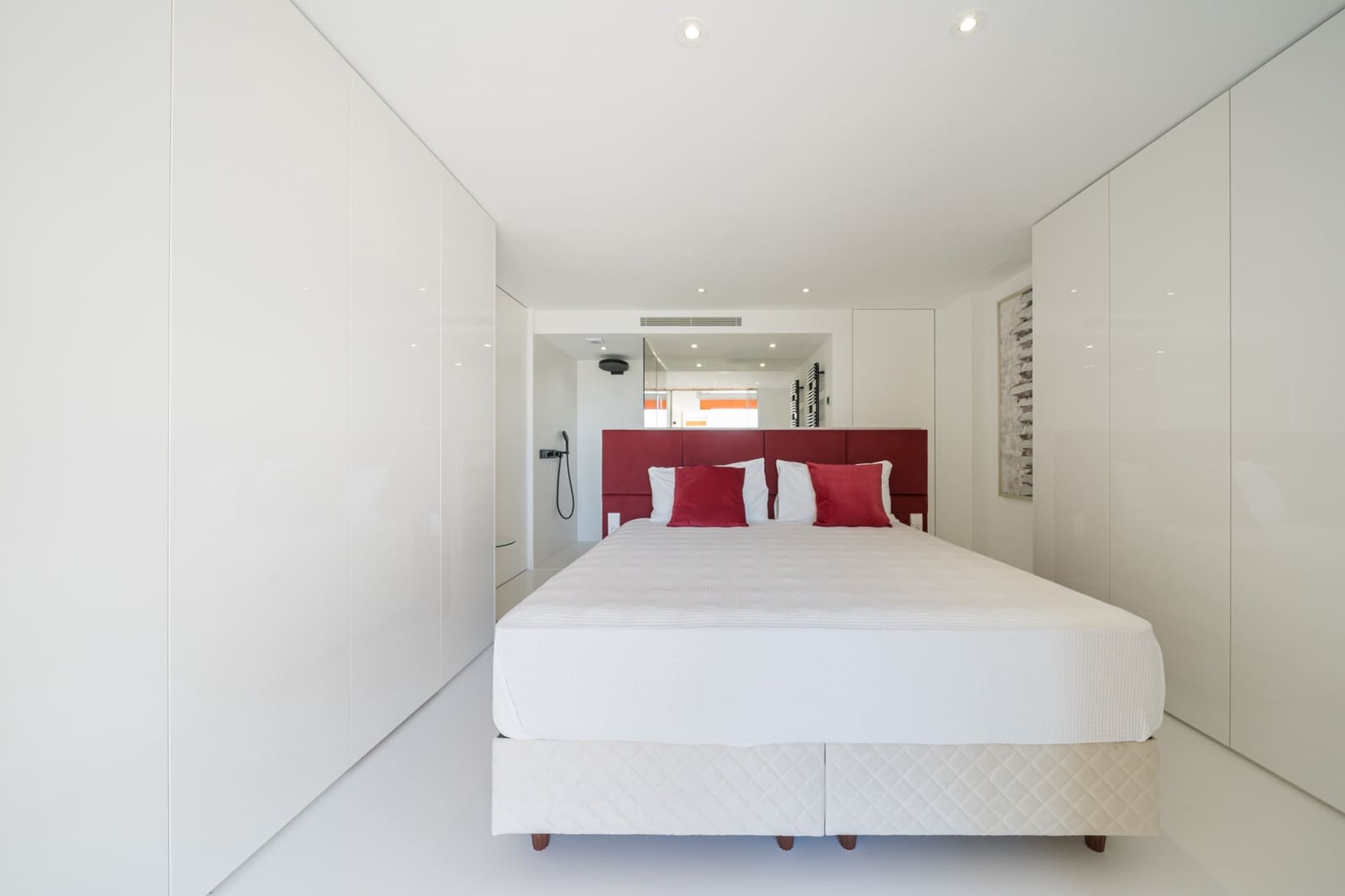 3 bedroom Apartment for sale in Palma de Mallorca - € 1,950,000 (Ref: 9068760)