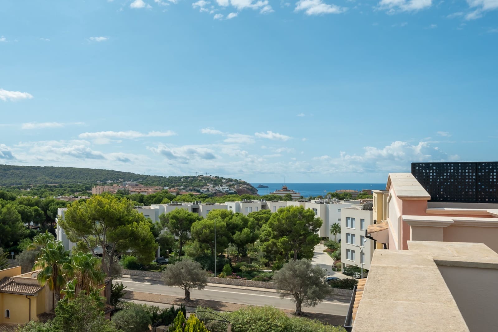 3 bedroom Apartment for sale in Santa Ponsa - € 1,490,000 (Ref: 9068761)