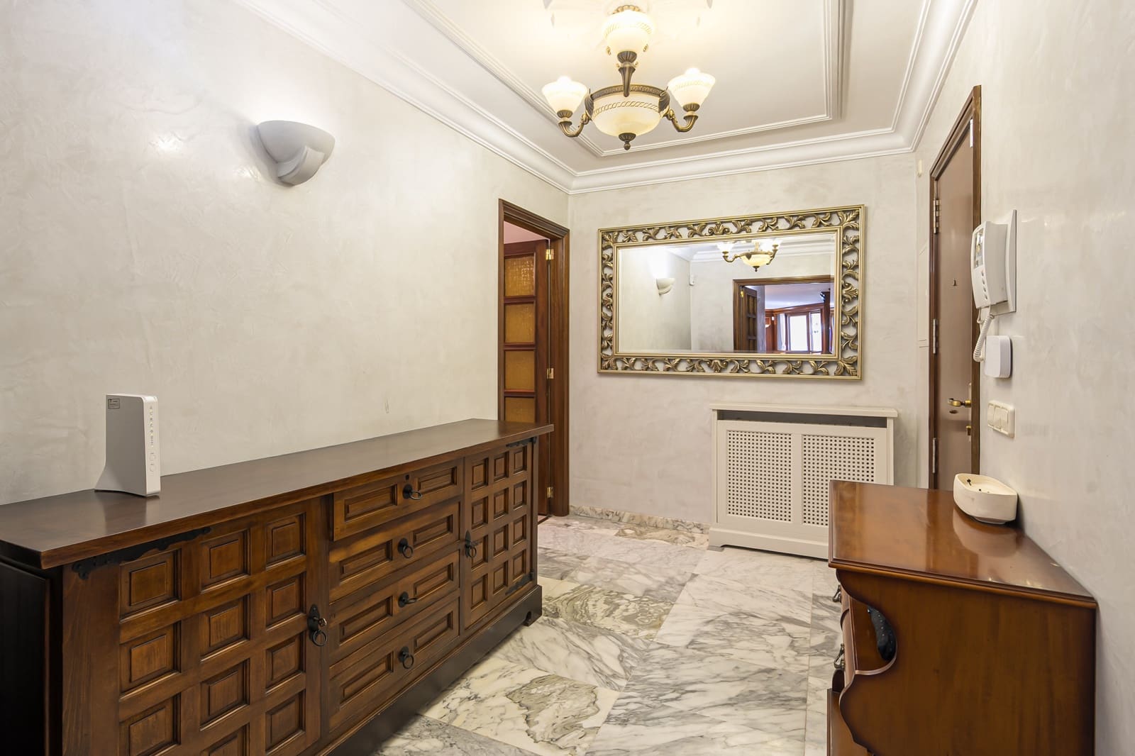 3 bedroom Flat for sale in Palma de Mallorca with garage - € 985,000 (Ref: 9085218)